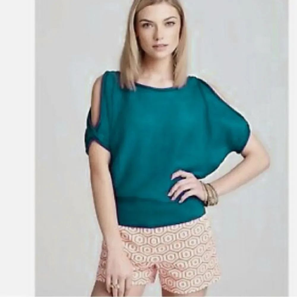 Trina Turk Cold Shoulder Short Sleeve Sweater in Green Size Small